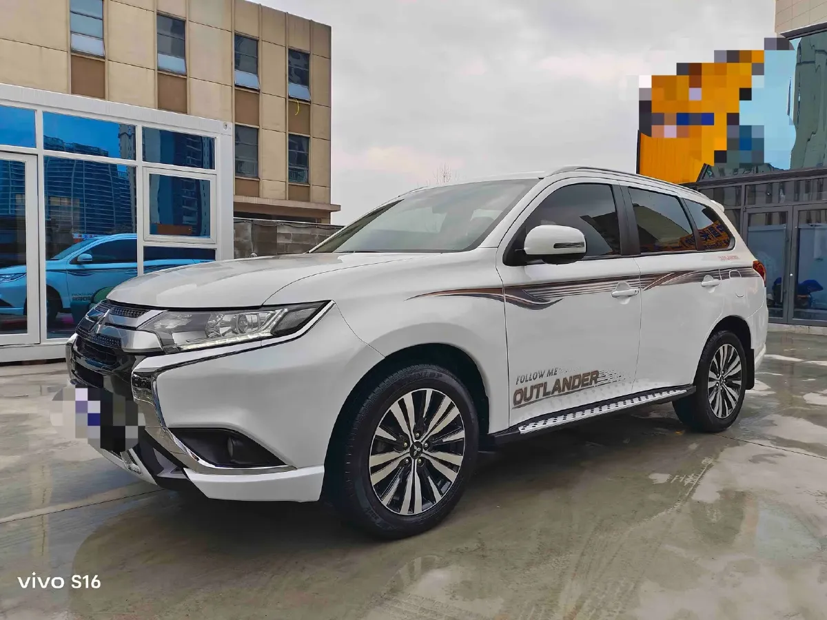 2021 Mitsubishi Outlander 2.0L 166HP L4 CVT,autocango,china used car exporter,china ev exporter,chinese used car exporter,chinese used ev exporter