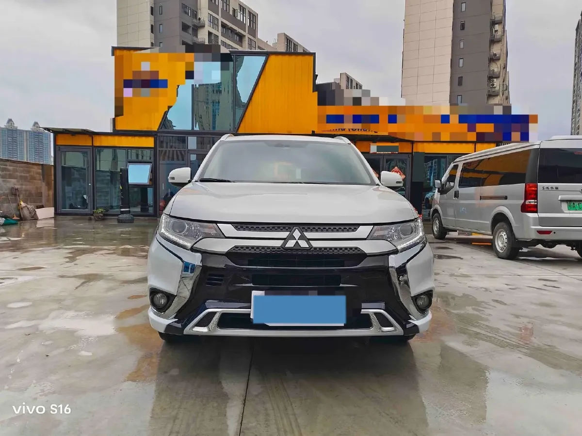 2021 Mitsubishi Outlander 2.0L 166HP L4 CVT,autocango,china used car exporter,china ev exporter,chinese used car exporter,chinese used ev exporter