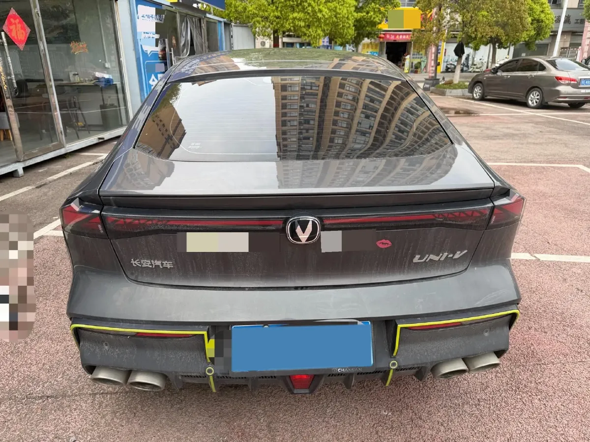 2022 ChangAn UNI-V 1.5T 188HP L4 7DCT,autocango,china used car exporter,china ev exporter,chinese used car exporter,chinese used ev exporter