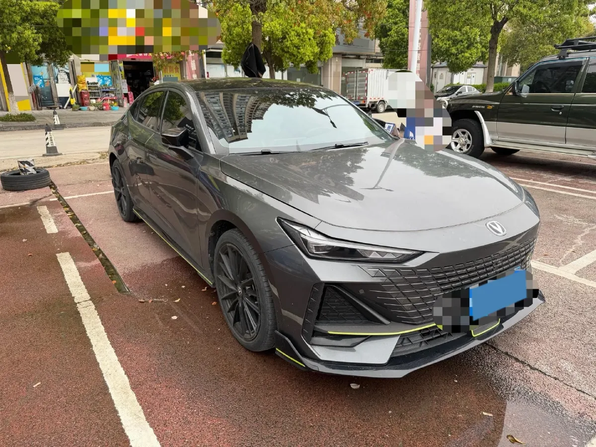 2022 ChangAn UNI-V 1.5T 188HP L4 7DCT,autocango,china used car exporter,china ev exporter,chinese used car exporter,chinese used ev exporter