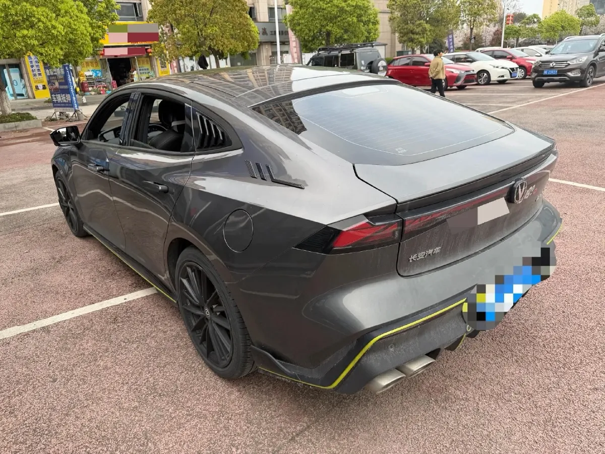 2022 ChangAn UNI-V 1.5T 188HP L4 7DCT,autocango,china used car exporter,china ev exporter,chinese used car exporter,chinese used ev exporter