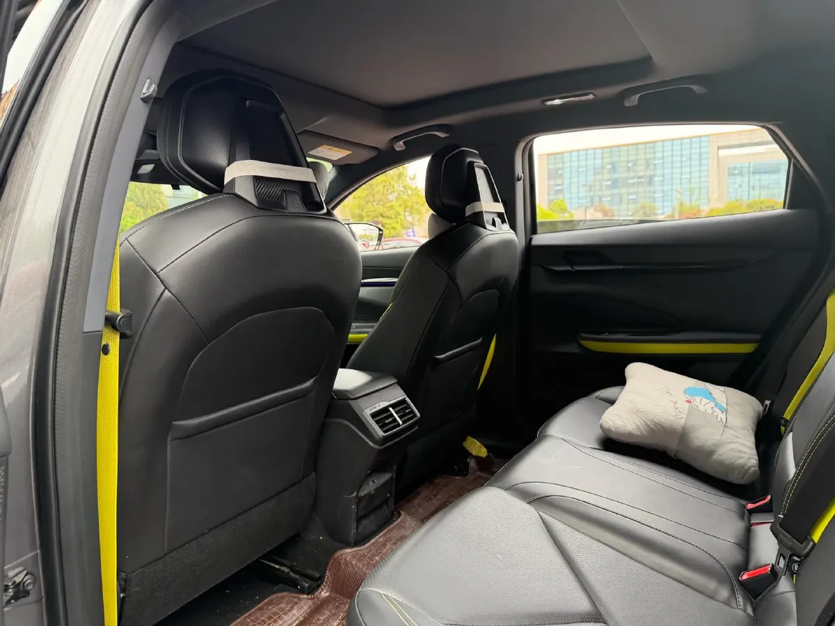 2022 ChangAn UNI-V 1.5T 188HP L4 7DCT,autocango,china used car exporter,china ev exporter,chinese used car exporter,chinese used ev exporter