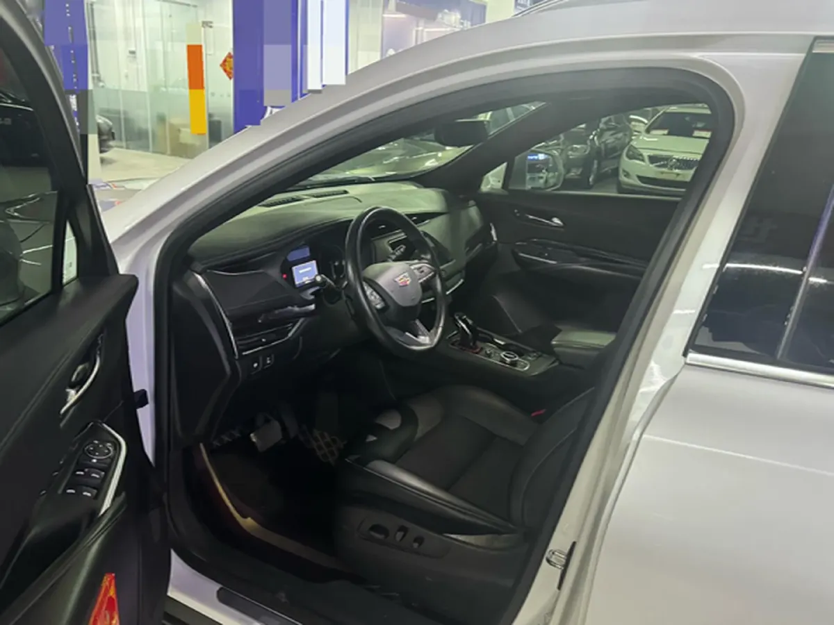 2020 Cadillac XT4 2.0T 241HP L4 9AT,autocango,china used car exporter,china ev exporter,chinese used car exporter,chinese used ev exporter