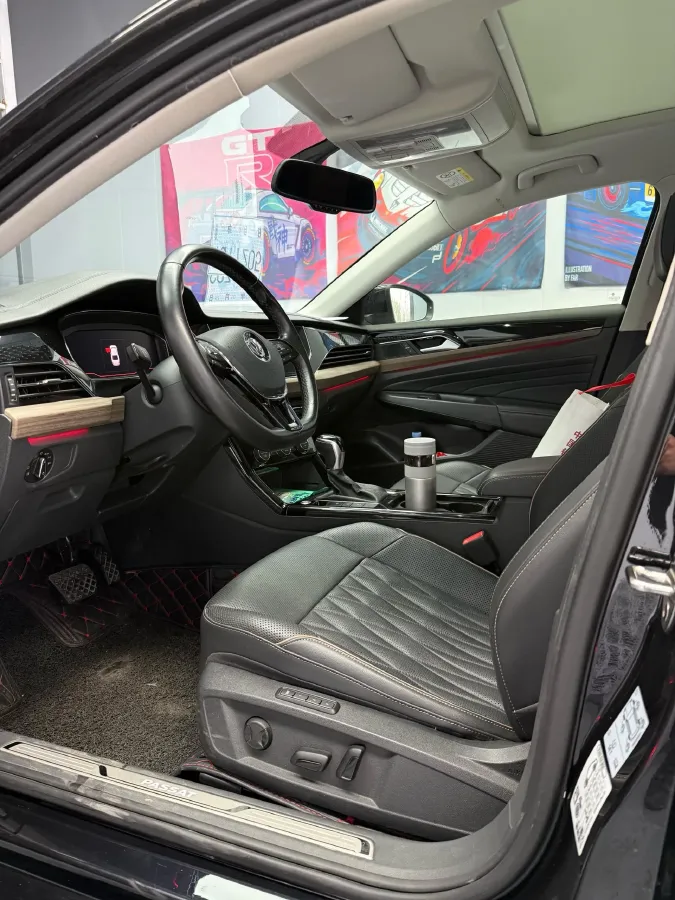 2019 Volvo V40 1.5T 152HP L4 6AT,autocango,china used car exporter,china ev exporter,chinese used car exporter,chinese used ev exporter