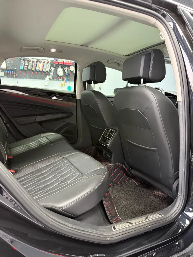 2019 Volvo V40 1.5T 152HP L4 6AT,autocango,china used car exporter,china ev exporter,chinese used car exporter,chinese used ev exporter