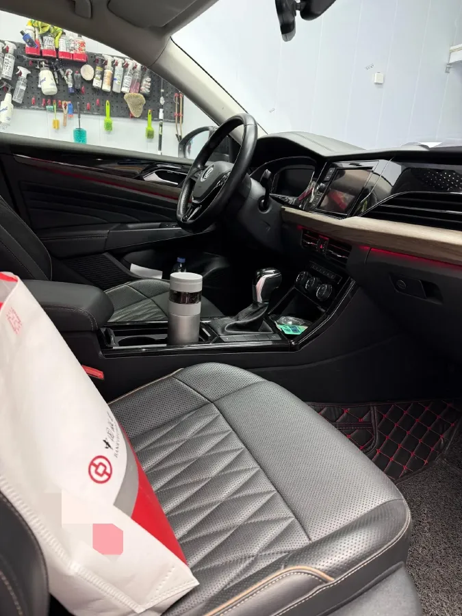 2019 Volvo V40 1.5T 152HP L4 6AT,autocango,china used car exporter,china ev exporter,chinese used car exporter,chinese used ev exporter