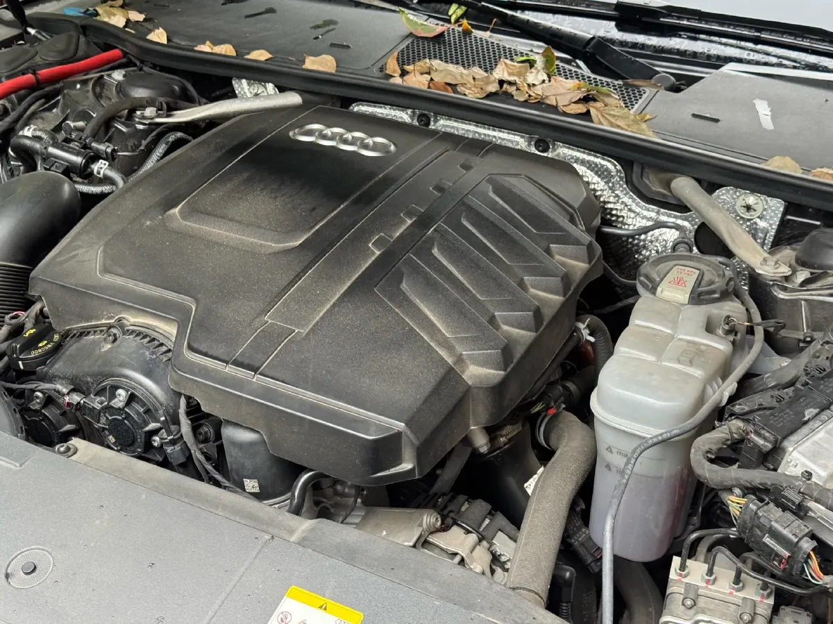 2024 Audi A7L 2.0T 245HP L4 7DCT,autocango,china used car exporter,china ev exporter,chinese used car exporter,chinese used ev exporter