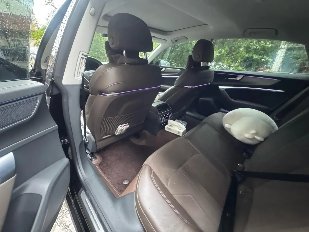 2024 Audi A7L 2.0T 245HP L4 7DCT,autocango,china used car exporter,china ev exporter,chinese used car exporter,chinese used ev exporter