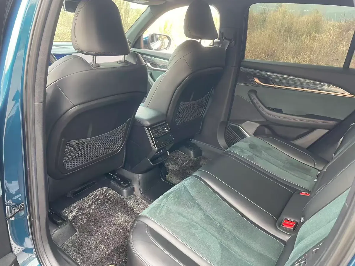 2021 Geely Monjaro 2.0T 218HP L4 7DCT,autocango,china used car exporter,china ev exporter,chinese used car exporter,chinese used ev exporter