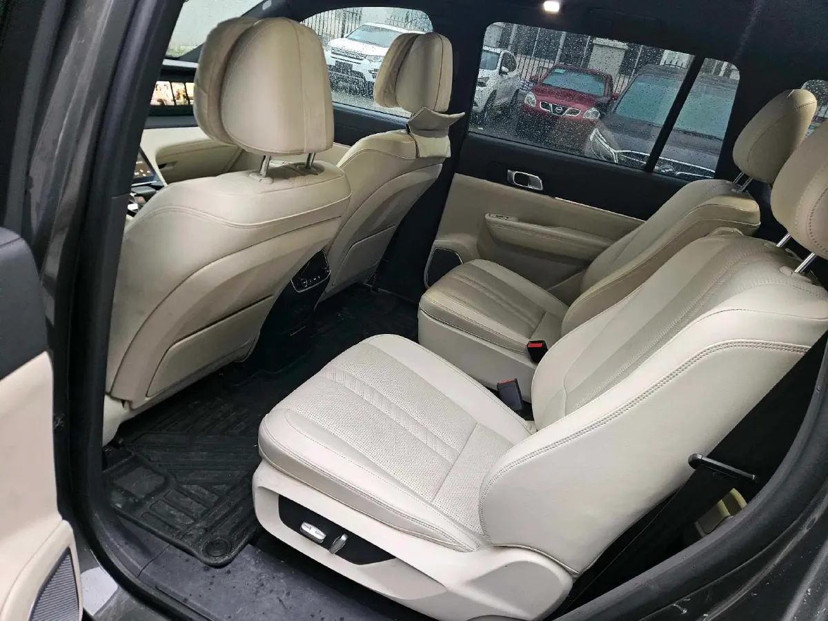 2020 Li ONE Range Extended 131HP REEV 40.5KWH,autocango,china used car exporter,china ev exporter,chinese used car exporter,chinese used ev exporter