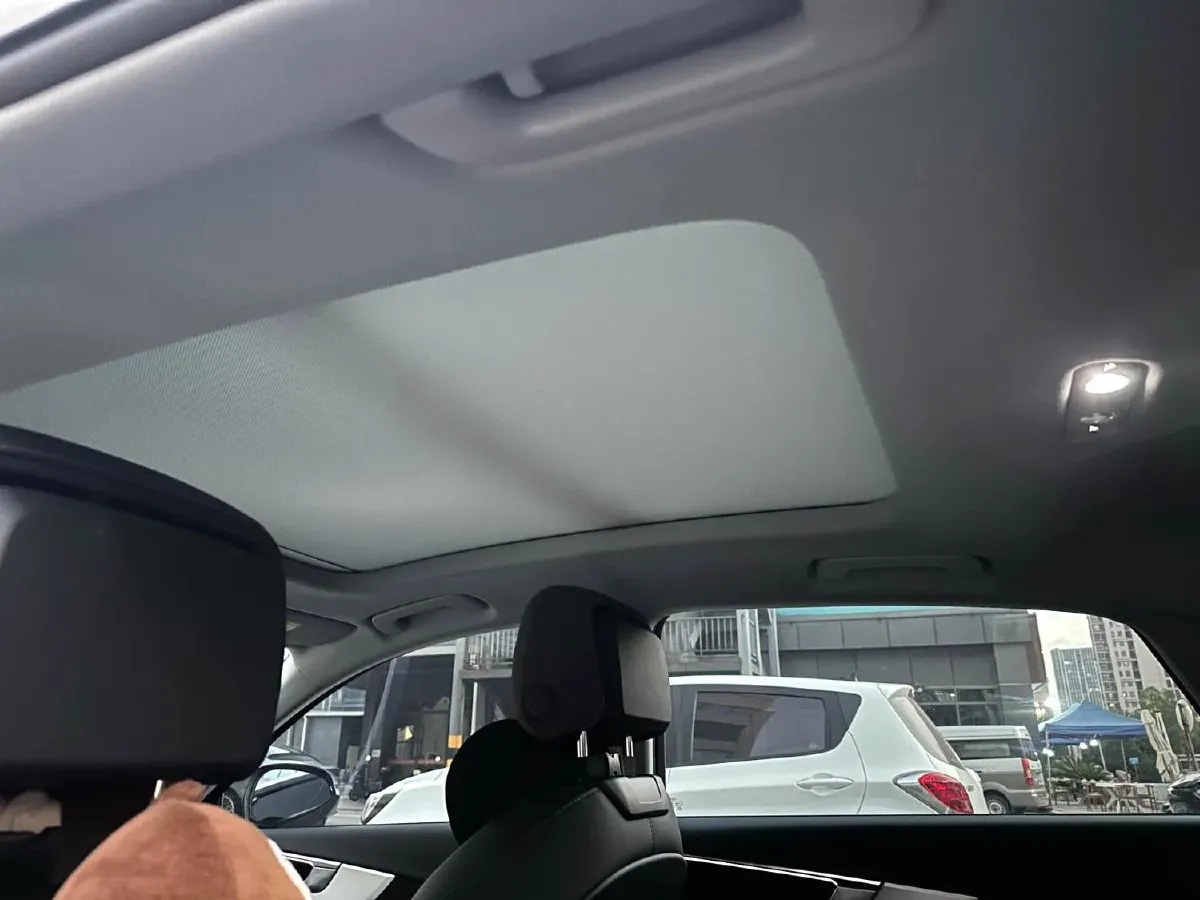 2022 Audi A4L 2.0T 190HP L4 7DCT,autocango,china used car exporter,china ev exporter,chinese used car exporter,chinese used ev exporter