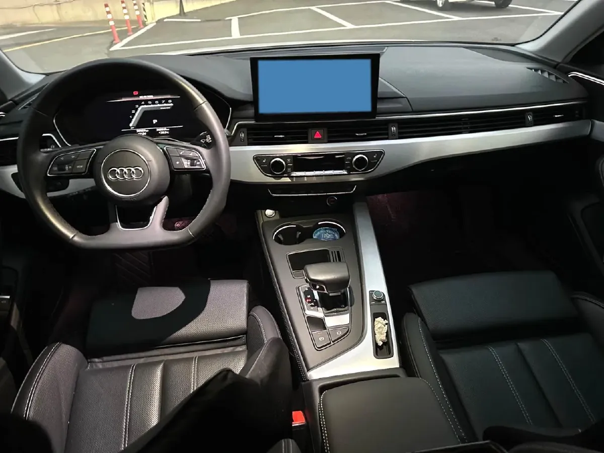 2022 Audi A4L 2.0T 190HP L4 7DCT,autocango,china used car exporter,china ev exporter,chinese used car exporter,chinese used ev exporter