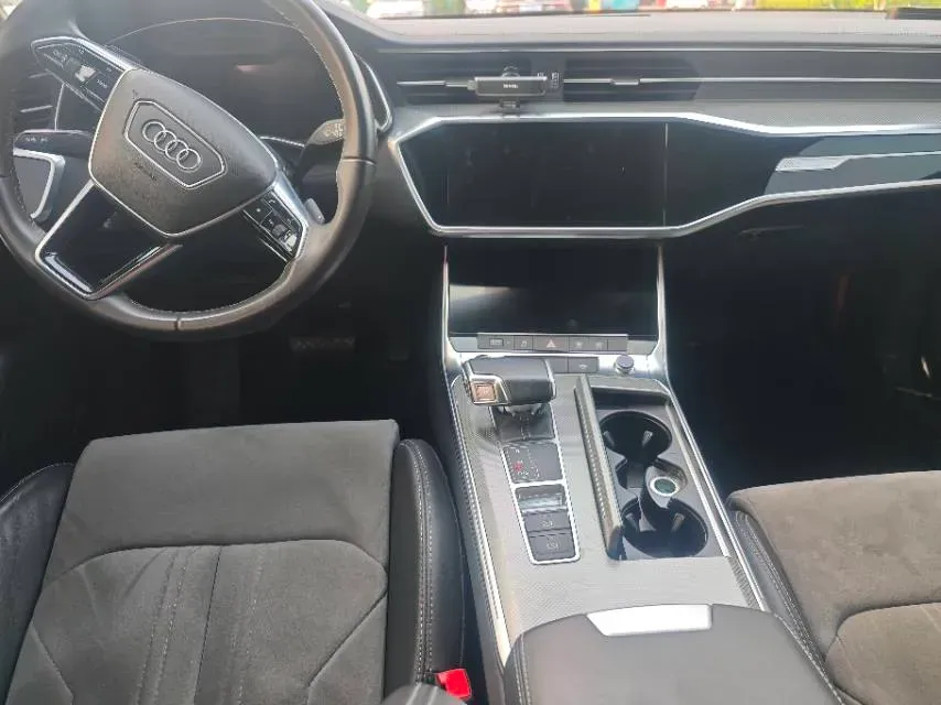 2021 Audi A6L 2.0T 224HP L4 7DCT,autocango,china used car exporter,china ev exporter,chinese used car exporter,chinese used ev exporter