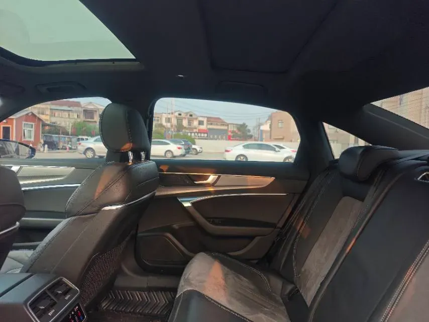 2021 Audi A6L 2.0T 224HP L4 7DCT,autocango,china used car exporter,china ev exporter,chinese used car exporter,chinese used ev exporter