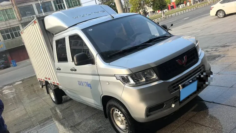 2023 WuLing RongGuang New Truck 2.0L 136HP L4 5MT,autocango,china used car exporter,china ev exporter,chinese used car exporter,chinese used ev exporter