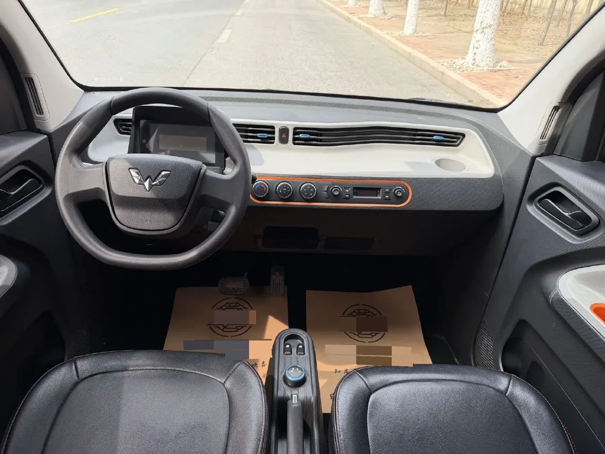 2020 WuLing HongGuang MINI EV BEV 9KWH,autocango,china used car exporter,china ev exporter,chinese used car exporter,chinese used ev exporter