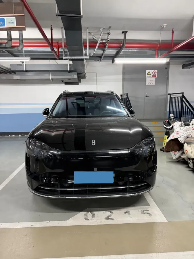 2025 AITO AITO M9 REEV 160HP REEV 52KWH,autocango,china used car exporter,china ev exporter,chinese used car exporter,chinese used ev exporter