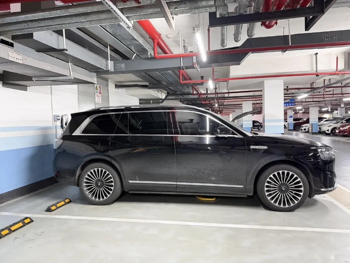 2025 AITO AITO M9 REEV 160HP REEV 52KWH,autocango,china used car exporter,china ev exporter,chinese used car exporter,chinese used ev exporter