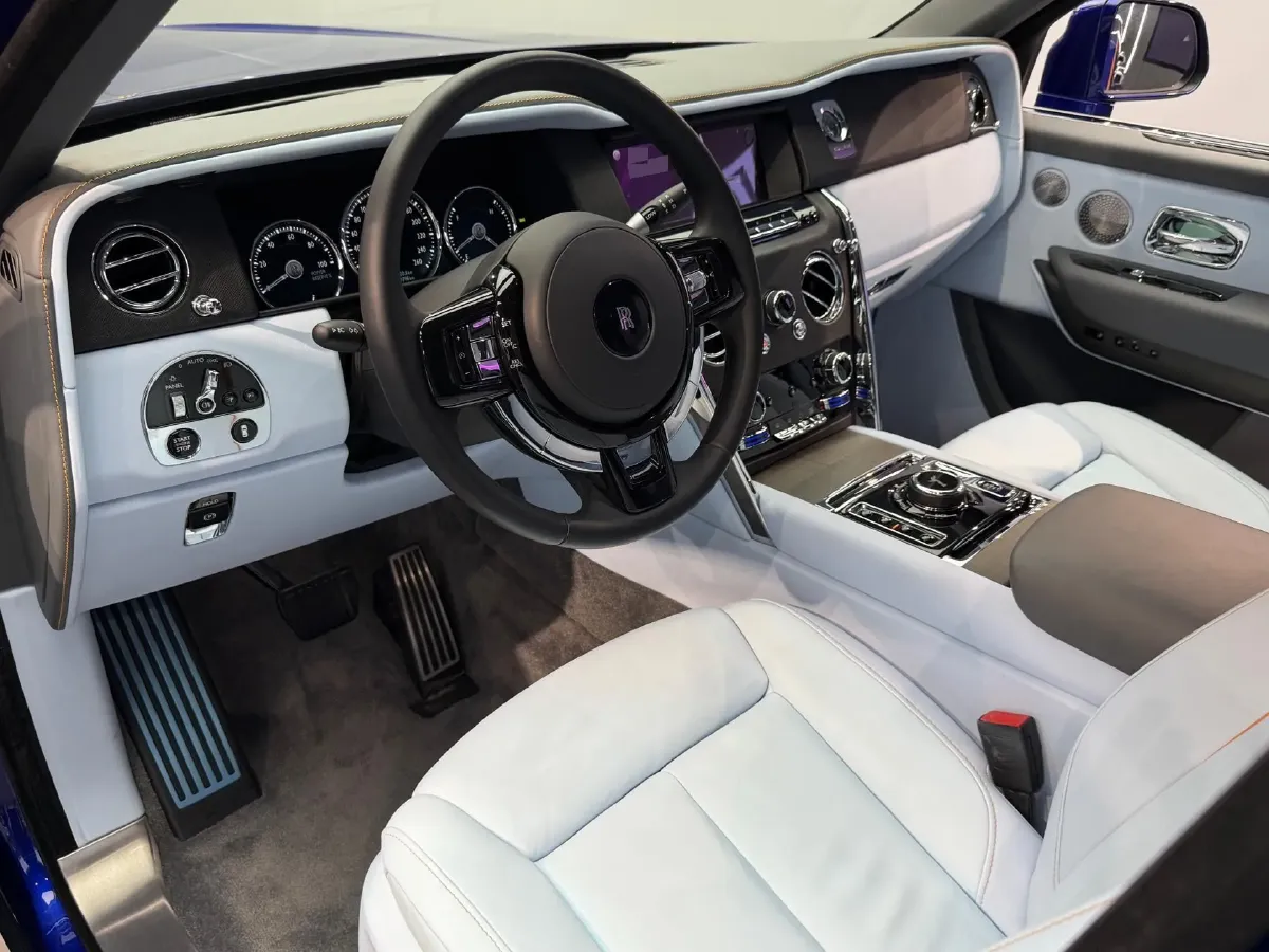 2018 Rolls-Royce Cullinan 6.7T 571HP V12 8AT,autocango,china used car exporter,china ev exporter,chinese used car exporter,chinese used ev exporter