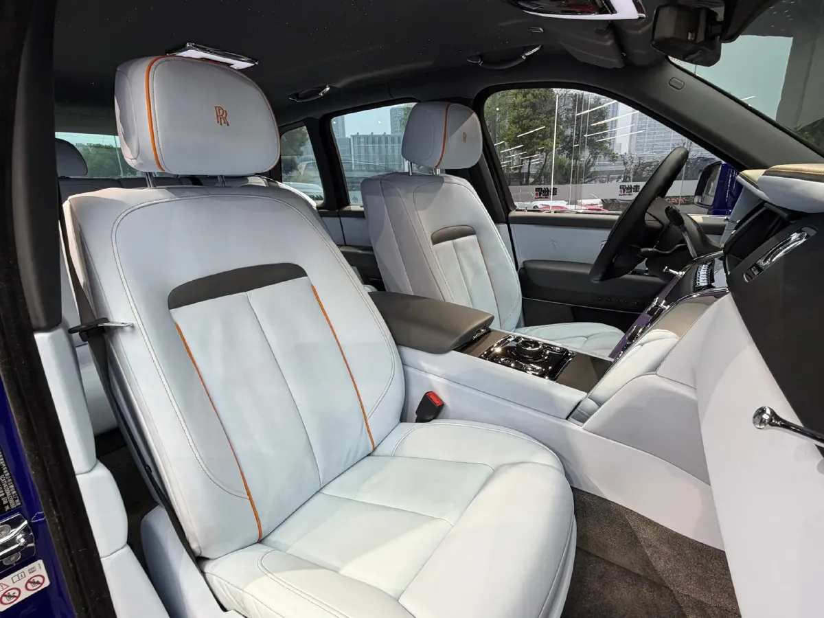 2018 Rolls-Royce Cullinan 6.7T 571HP V12 8AT,autocango,china used car exporter,china ev exporter,chinese used car exporter,chinese used ev exporter