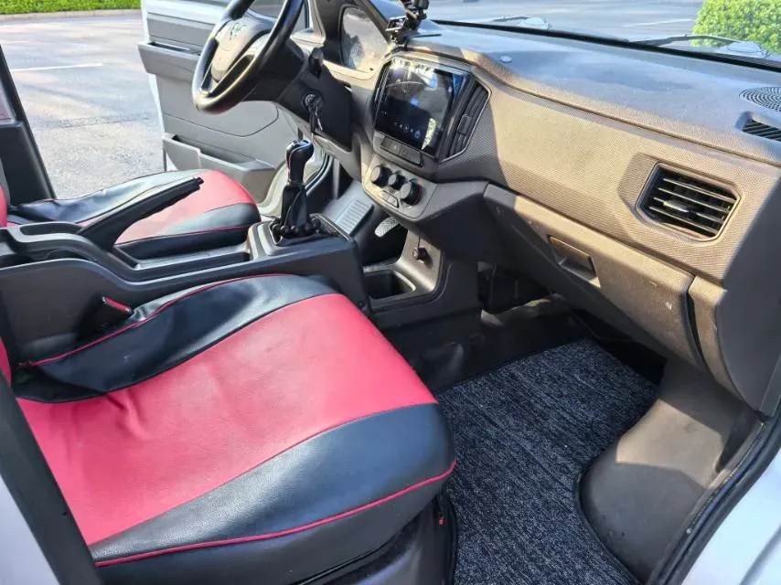 2023 WuLing RongGuang New Truck 1.5L 102HP L4 5MT,autocango,china used car exporter,china ev exporter,chinese used car exporter,chinese used ev exporter