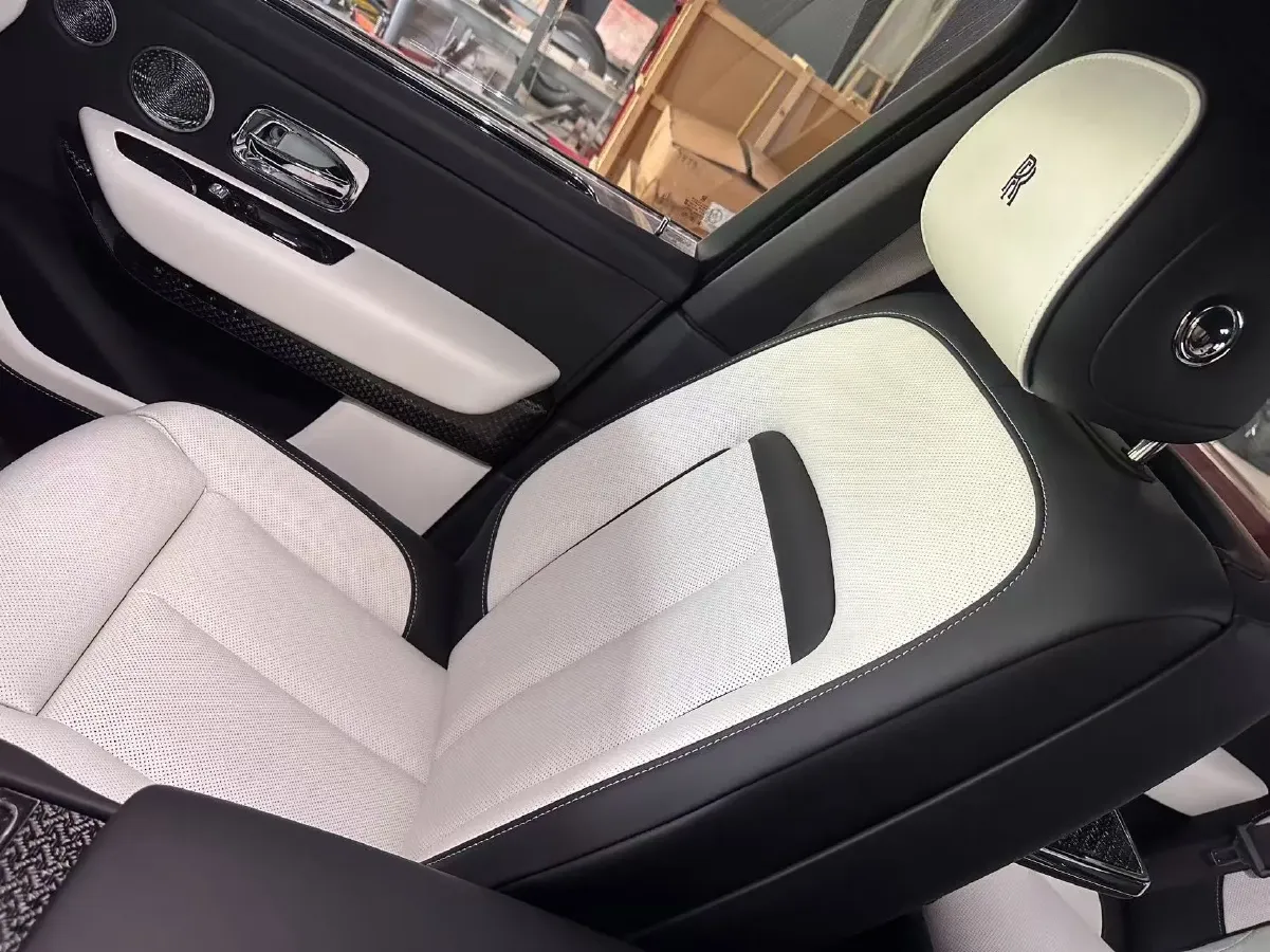 2018 Rolls-Royce Cullinan 6.7T 571HP V12 8AT,autocango,china used car exporter,china ev exporter,chinese used car exporter,chinese used ev exporter