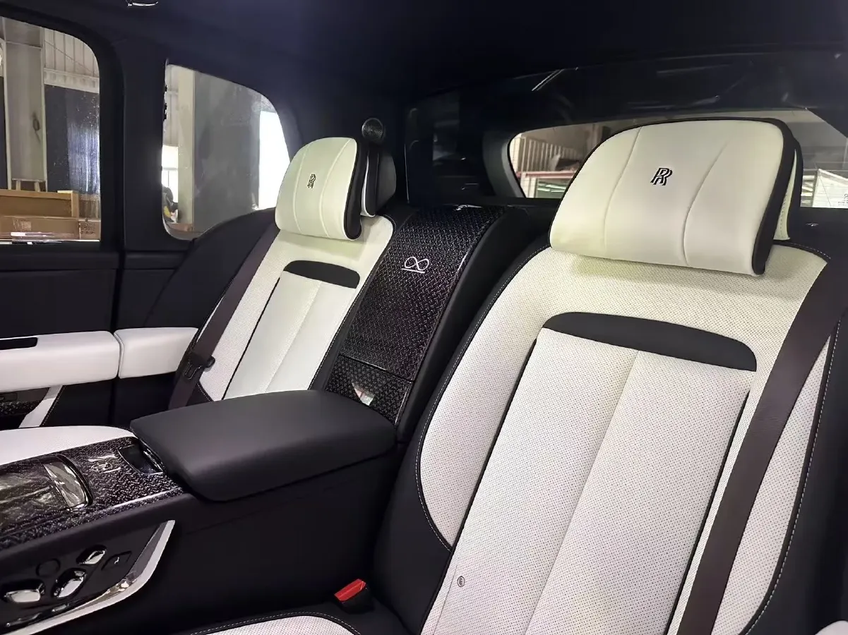 2018 Rolls-Royce Cullinan 6.7T 571HP V12 8AT,autocango,china used car exporter,china ev exporter,chinese used car exporter,chinese used ev exporter