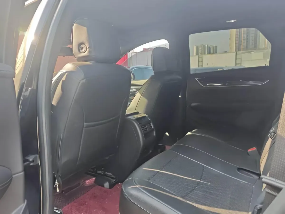 2022 Cadillac XT5 2.0T 237HP L4 9AT,autocango,china used car exporter,china ev exporter,chinese used car exporter,chinese used ev exporter