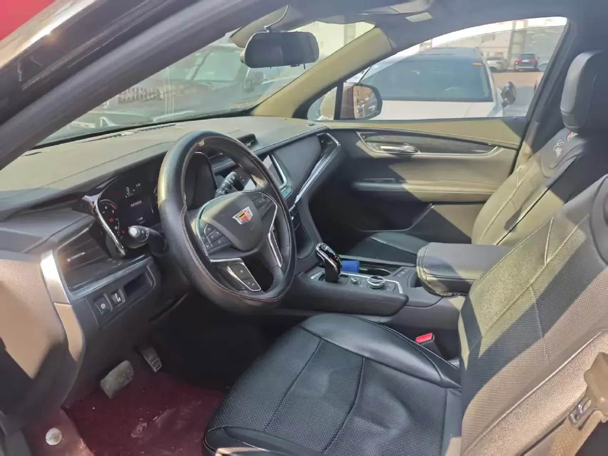 2022 Cadillac XT5 2.0T 237HP L4 9AT,autocango,china used car exporter,china ev exporter,chinese used car exporter,chinese used ev exporter