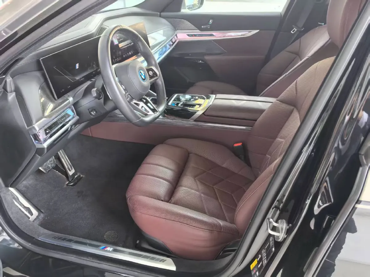 2023 BMW i7 BEV 101.7KWH,autocango,china used car exporter,china ev exporter,chinese used car exporter,chinese used ev exporter