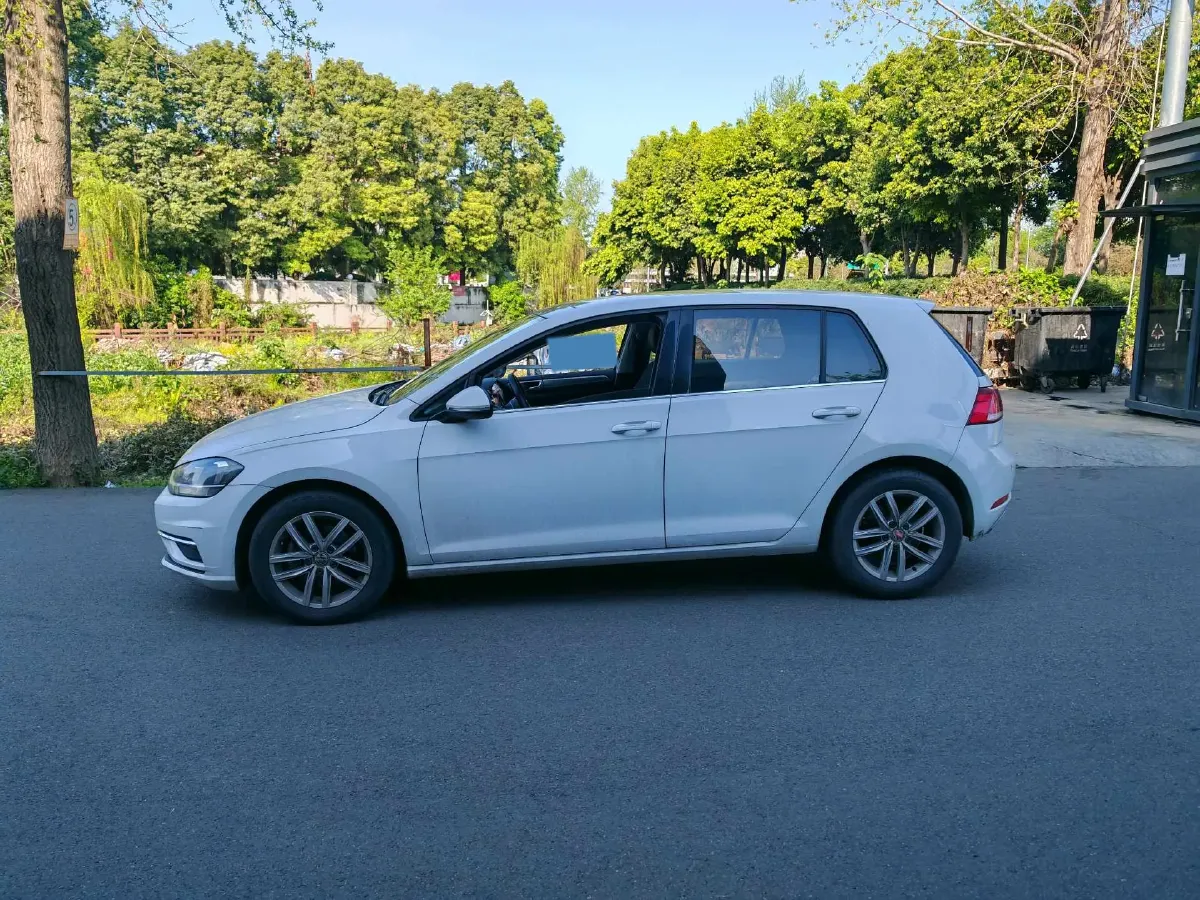 2018 Volkswagen Golf 1.6L 110HP L4 6AT,autocango,china used car exporter,china ev exporter,chinese used car exporter,chinese used ev exporter