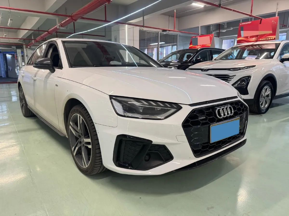 2022 Audi A4L 2.0T 190HP L4 7DCT,autocango,china used car exporter,china ev exporter,chinese used car exporter,chinese used ev exporter