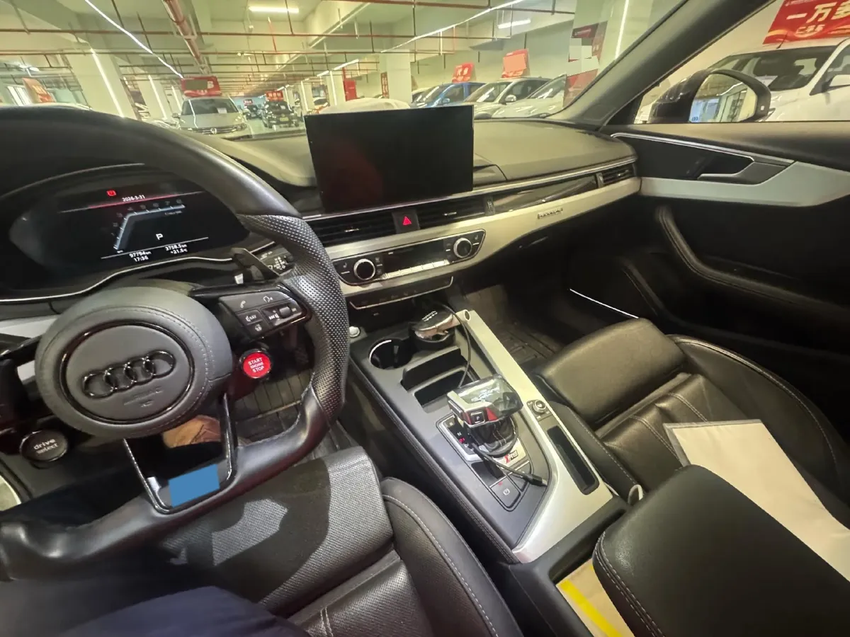 2022 Audi A4L 2.0T 190HP L4 7DCT,autocango,china used car exporter,china ev exporter,chinese used car exporter,chinese used ev exporter