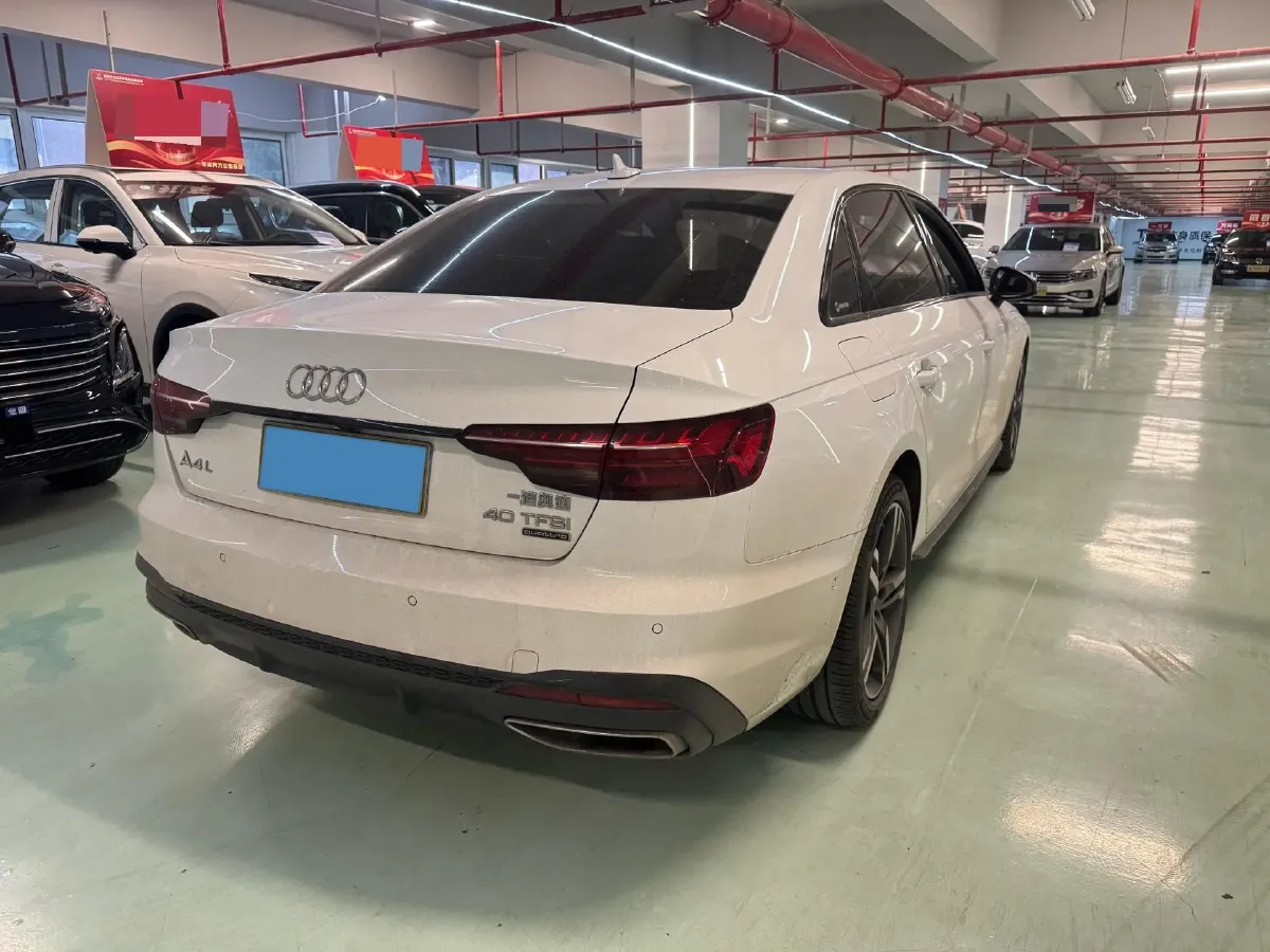 2022 Audi A4L 2.0T 190HP L4 7DCT,autocango,china used car exporter,china ev exporter,chinese used car exporter,chinese used ev exporter