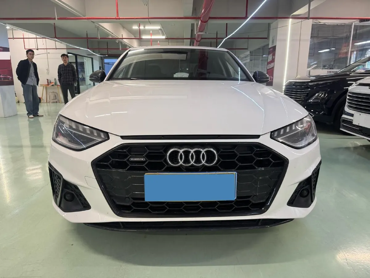 2022 Audi A4L 2.0T 190HP L4 7DCT,autocango,china used car exporter,china ev exporter,chinese used car exporter,chinese used ev exporter