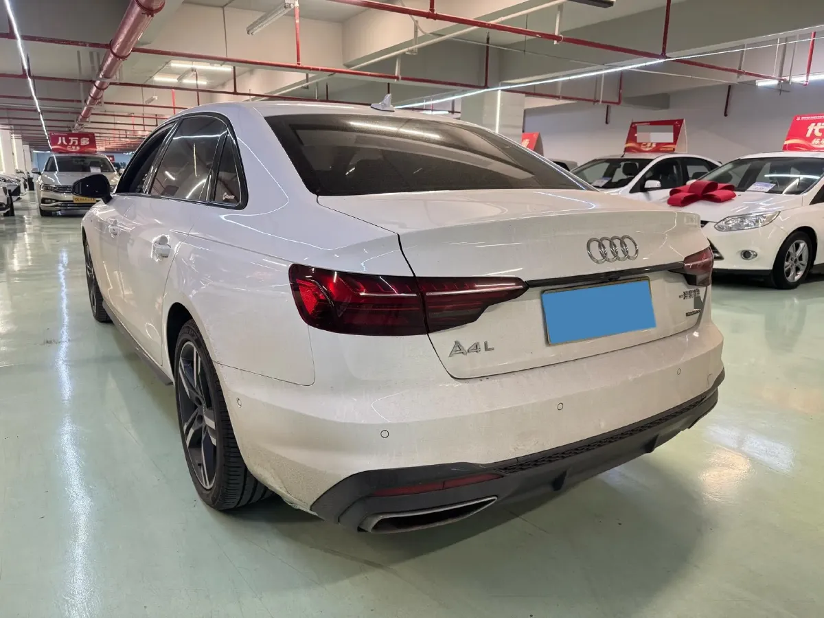 2022 Audi A4L 2.0T 190HP L4 7DCT,autocango,china used car exporter,china ev exporter,chinese used car exporter,chinese used ev exporter