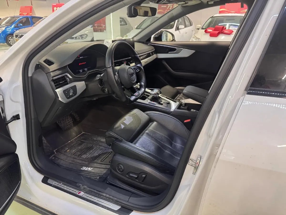 2022 Audi A4L 2.0T 190HP L4 7DCT,autocango,china used car exporter,china ev exporter,chinese used car exporter,chinese used ev exporter