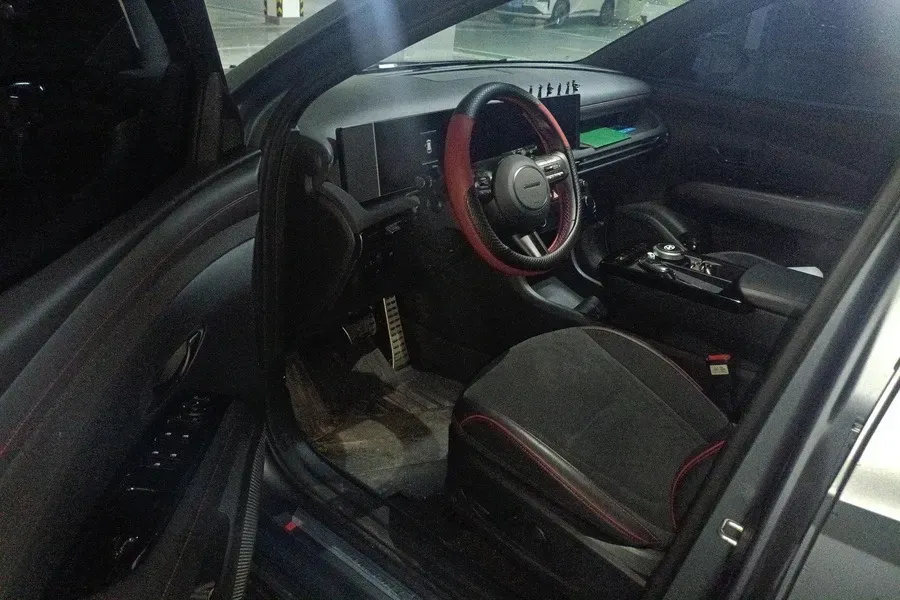 2025 MAXUS XinTu V70 2.0T 150HP L4 9AT,autocango,china used car exporter,china ev exporter,chinese used car exporter,chinese used ev exporter