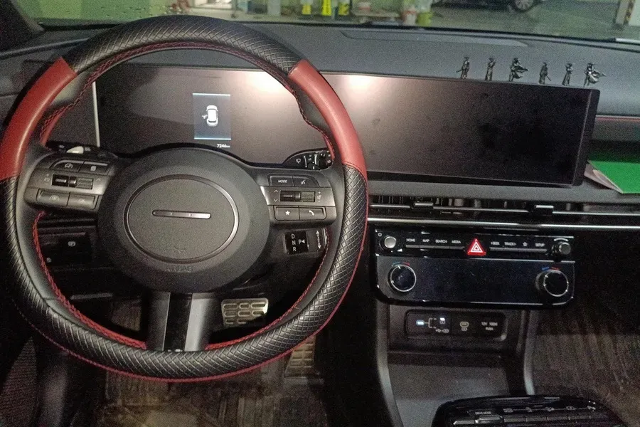 2025 MAXUS XinTu V70 2.0T 150HP L4 9AT,autocango,china used car exporter,china ev exporter,chinese used car exporter,chinese used ev exporter