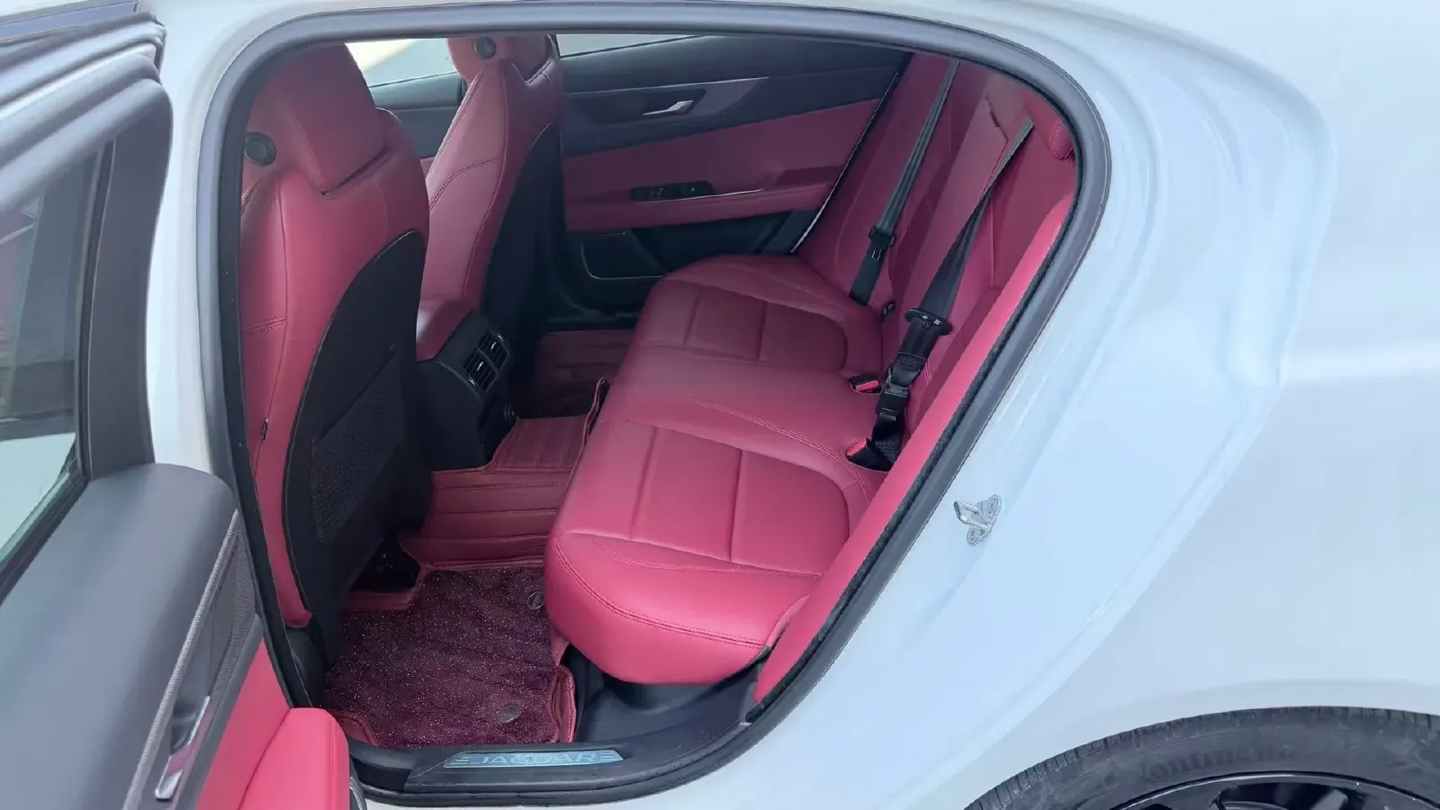 2020 Jaguar XEL 2.0T 200HP L4 8AT,autocango,china used car exporter,china ev exporter,chinese used car exporter,chinese used ev exporter