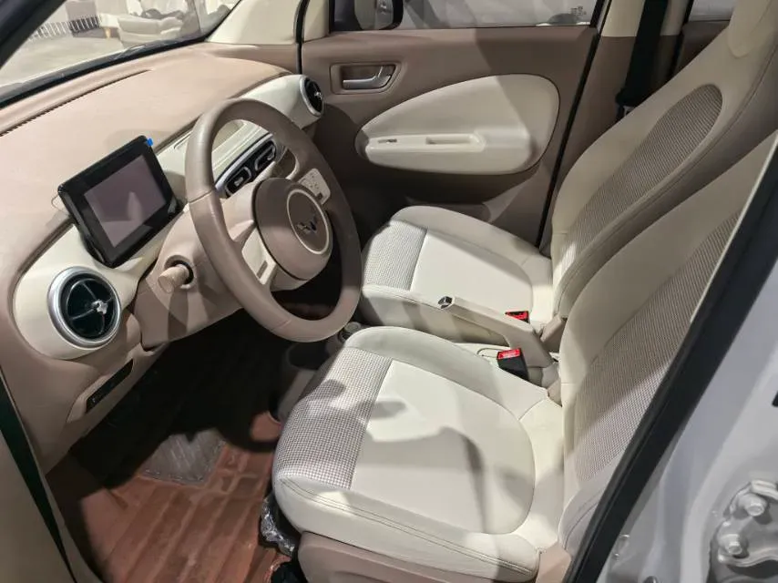 2025 WuLing HongGuang MINI EV BEV 16.2KWH,autocango,china used car exporter,china ev exporter,chinese used car exporter,chinese used ev exporter