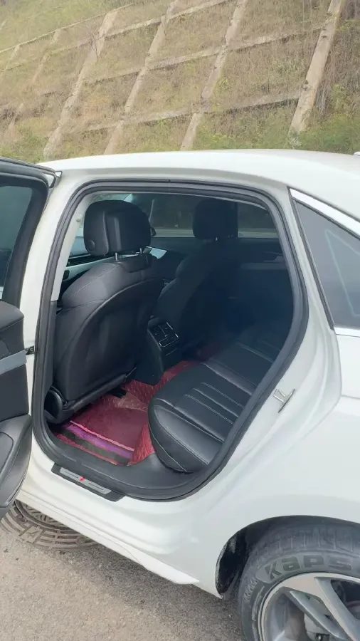 2020 Audi A4L 2.0T 190HP L4 7DCT,autocango,china used car exporter,china ev exporter,chinese used car exporter,chinese used ev exporter