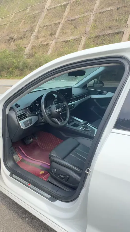 2020 Audi A4L 2.0T 190HP L4 7DCT,autocango,china used car exporter,china ev exporter,chinese used car exporter,chinese used ev exporter