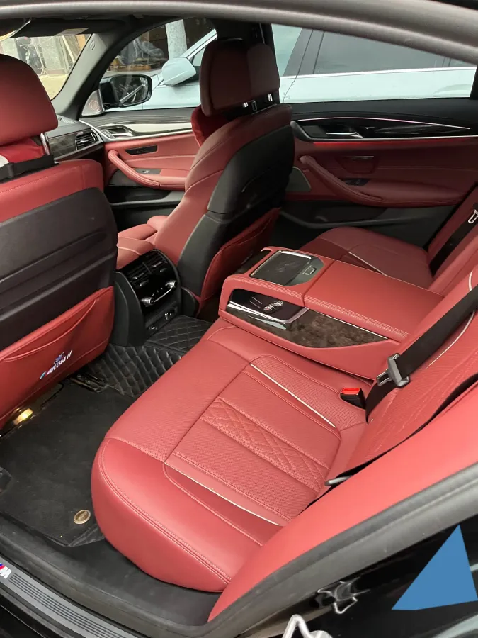 2022 BMW 5 Series 2.0T 252HP L4 8AT,autocango,china used car exporter,china ev exporter,chinese used car exporter,chinese used ev exporter