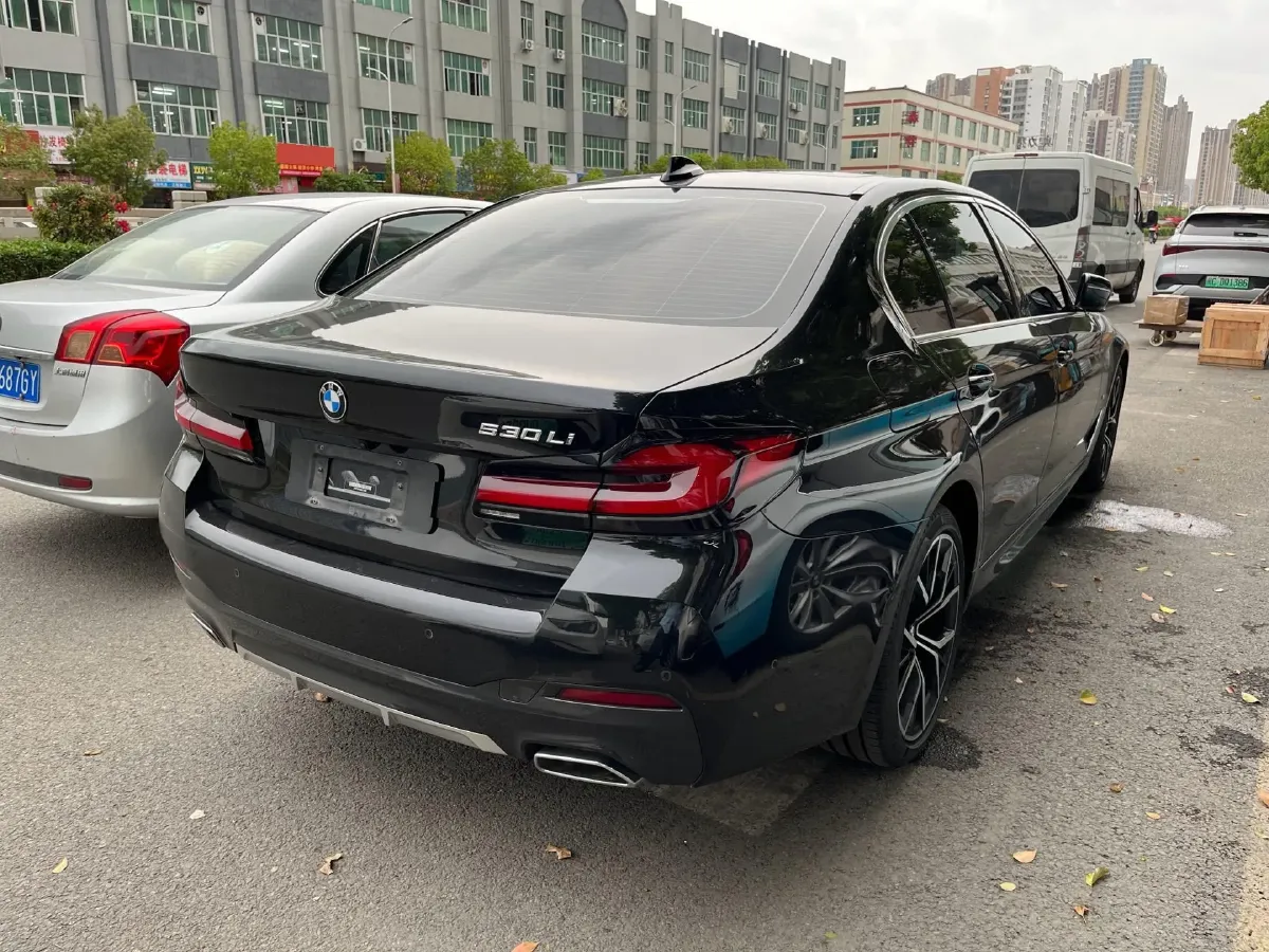 2022 BMW 5 Series 2.0T 252HP L4 8AT,autocango,china used car exporter,china ev exporter,chinese used car exporter,chinese used ev exporter