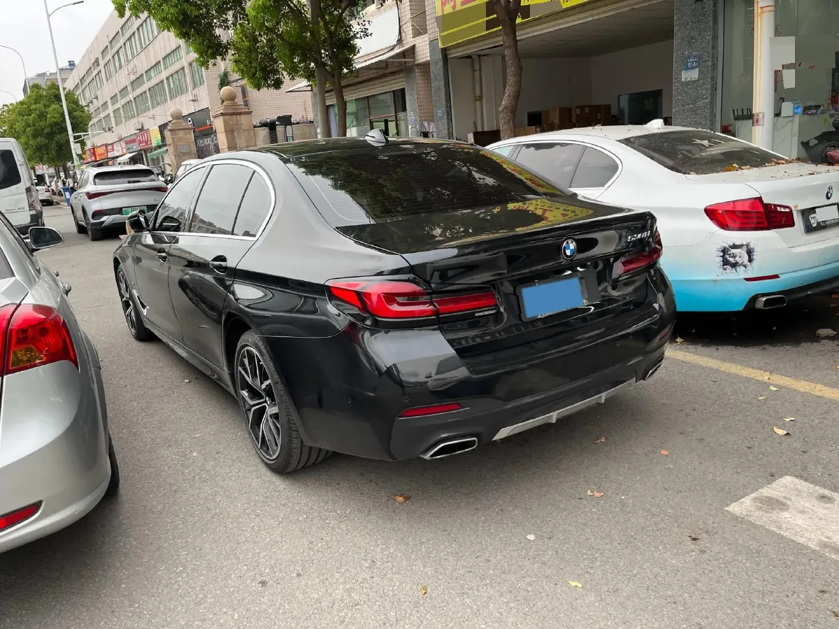 2022 BMW 5 Series 2.0T 252HP L4 8AT,autocango,china used car exporter,china ev exporter,chinese used car exporter,chinese used ev exporter