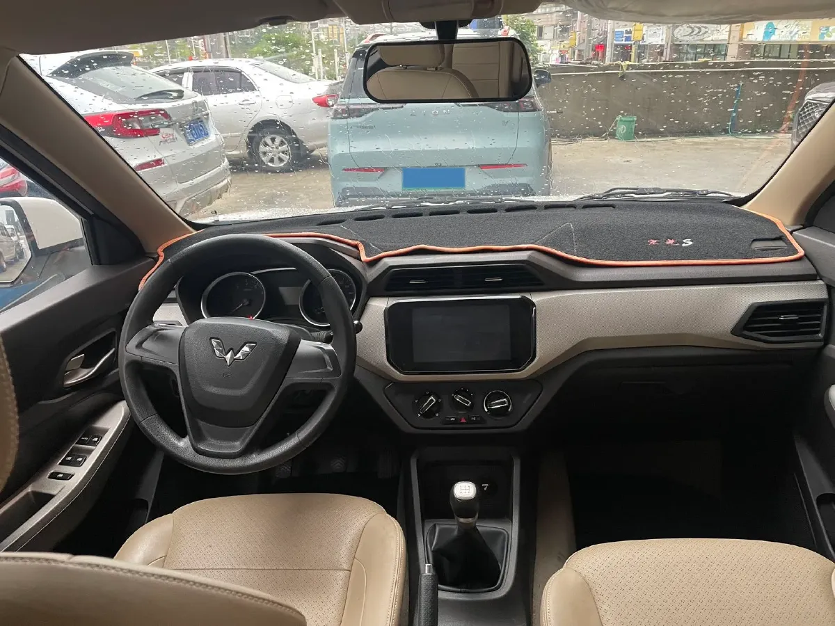 2018 WuLing HongGuang 1.5L 105HP L4 5MT,autocango,china used car exporter,china ev exporter,chinese used car exporter,chinese used ev exporter