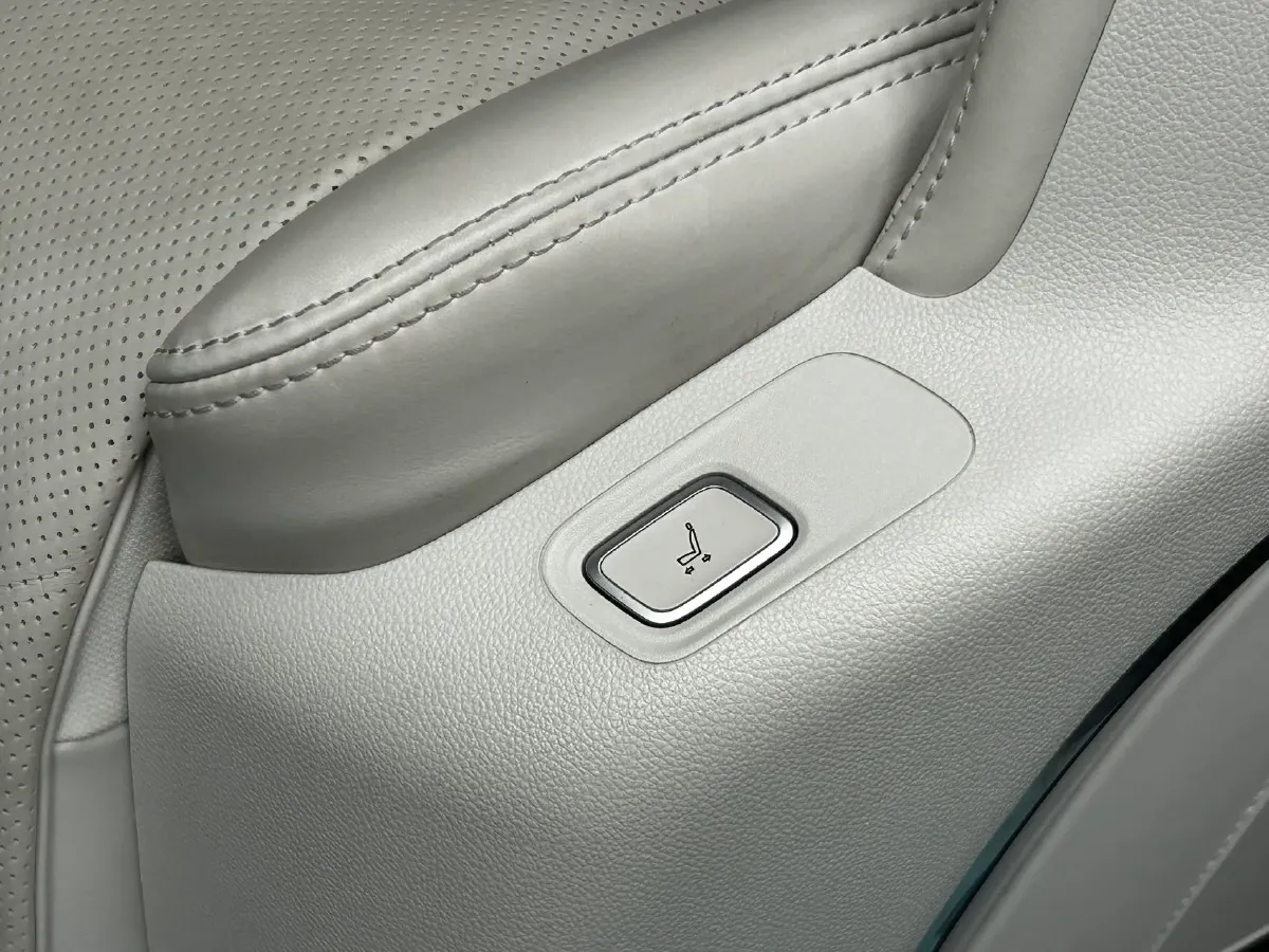 2024 Buick GL8 1.5T 180HP L4 2DHT PHEV 24.4KWH,autocango,china used car exporter,china ev exporter,chinese used car exporter,chinese used ev exporter