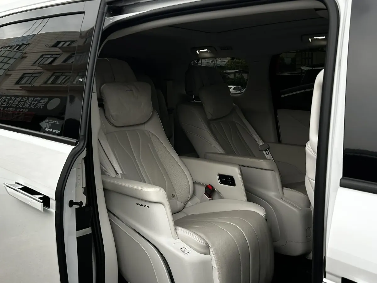 2024 Buick GL8 1.5T 180HP L4 2DHT PHEV 24.4KWH,autocango,china used car exporter,china ev exporter,chinese used car exporter,chinese used ev exporter