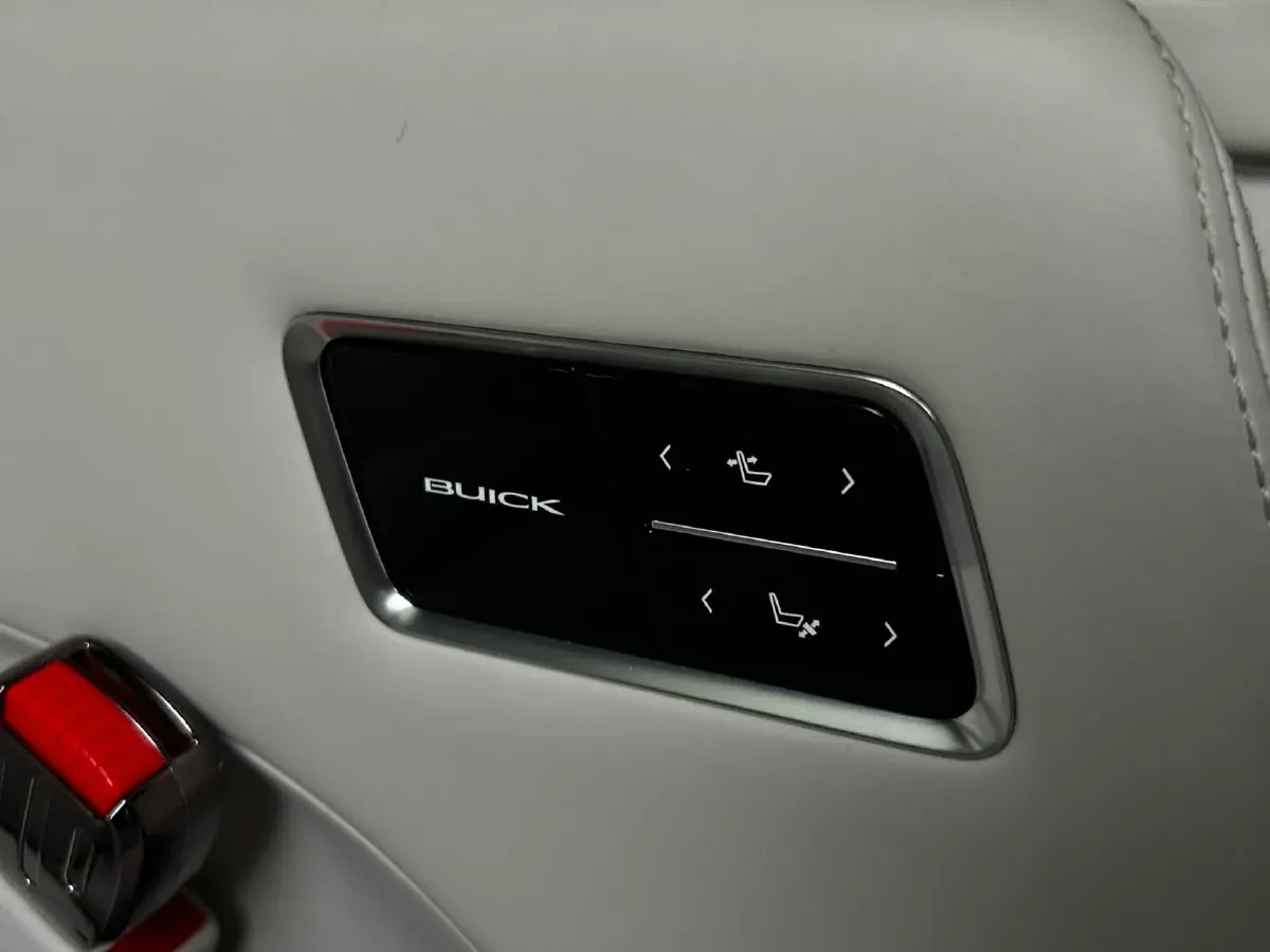 2024 Buick GL8 1.5T 180HP L4 2DHT PHEV 24.4KWH,autocango,china used car exporter,china ev exporter,chinese used car exporter,chinese used ev exporter